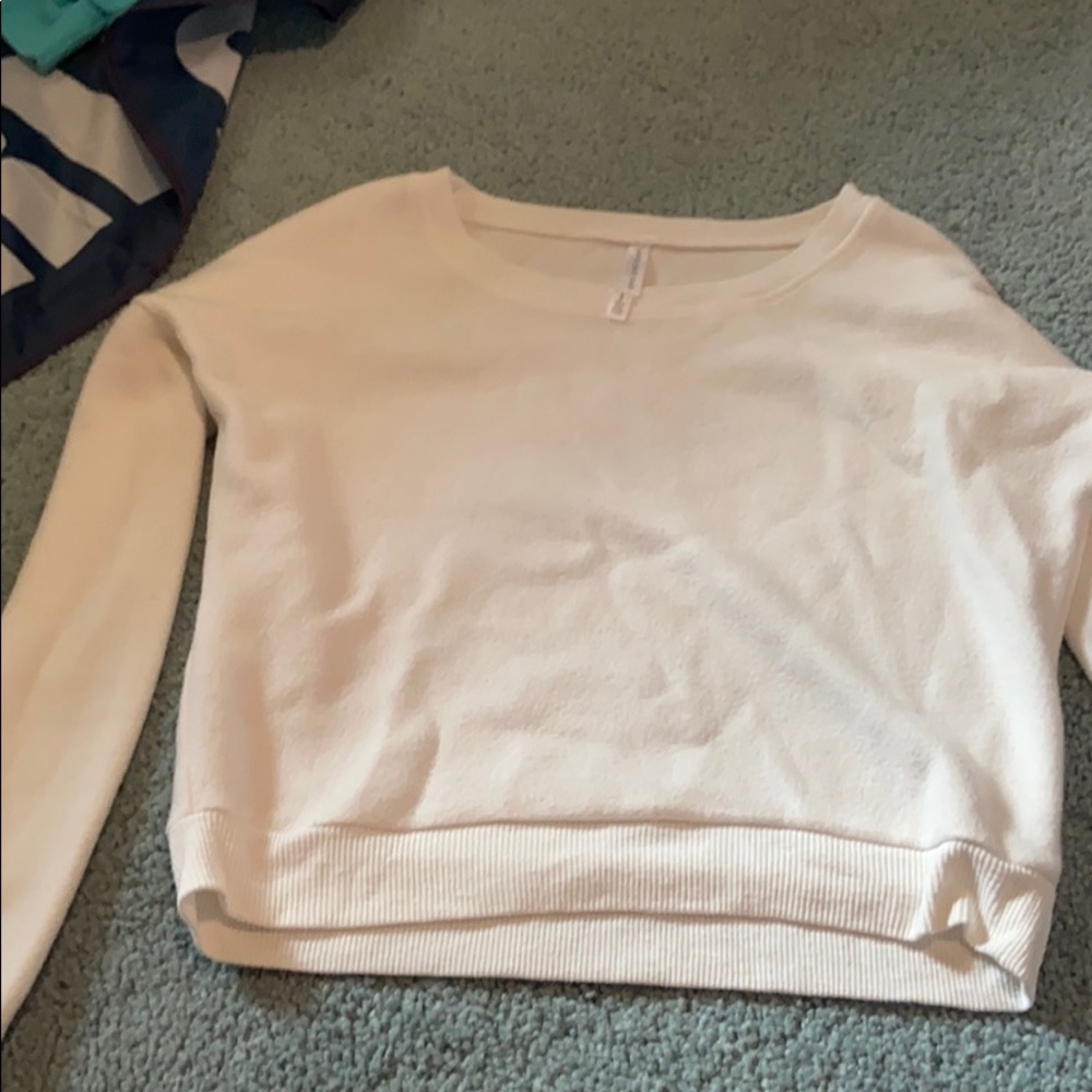 Women’s cropped-pullover